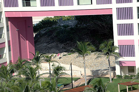 Tuesday, November 2, 2010 Cancun 003.JPG